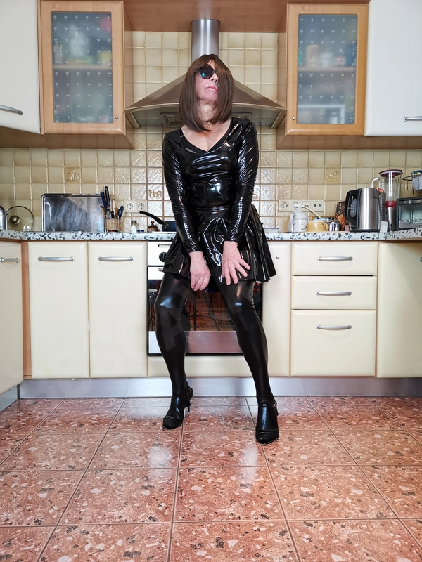 SissyMichel4414596